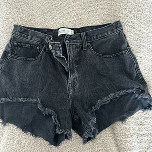 A&F curvelove boyfriend jean short